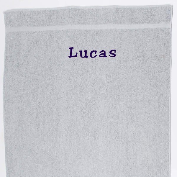 Håndklæde med navn - lysegrå 100x 150 cm